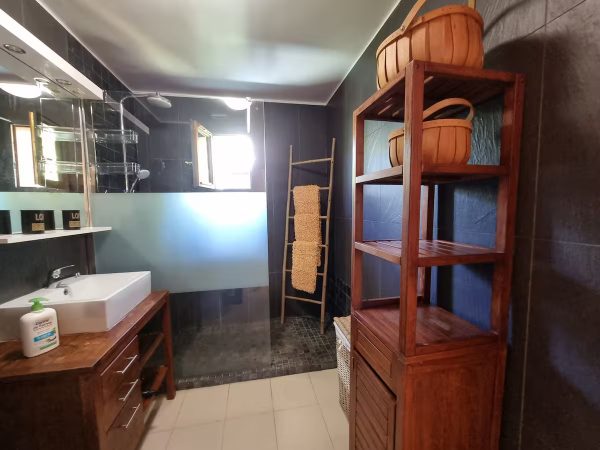 8d5495e7-36f3-48d9-a4b4-a3ae12838047